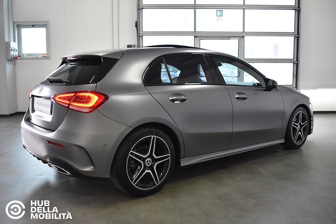 MERCEDES-BENZ A 180 d Automatic Premium